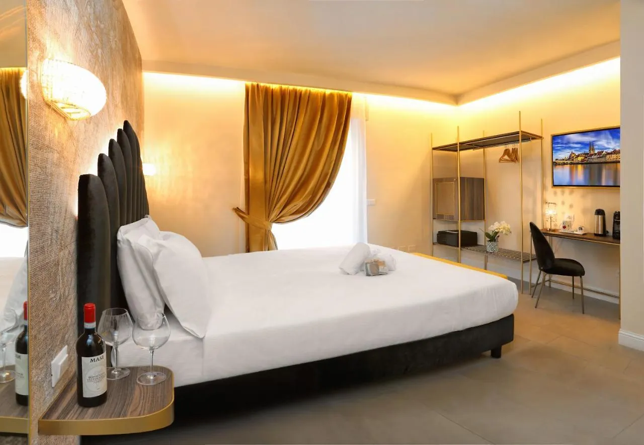 I Tre Re Rooms Bardolino 4*,
